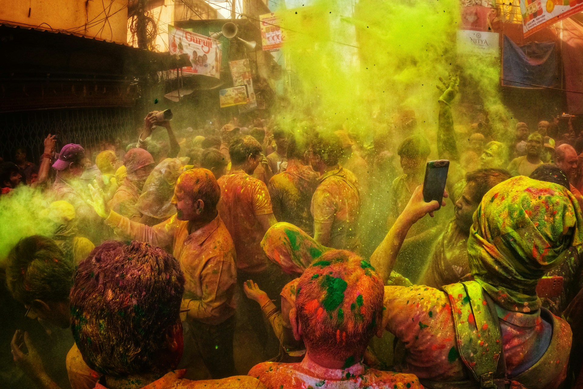 /posts/20240406-holi/featured-image-preview.jpg